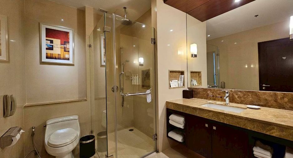 For rent 2 bedrooms condo in Khlong Toei, Bangkok