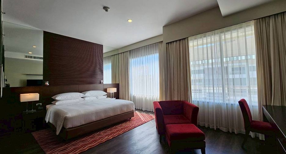 For rent 2 bedrooms condo in Khlong Toei, Bangkok