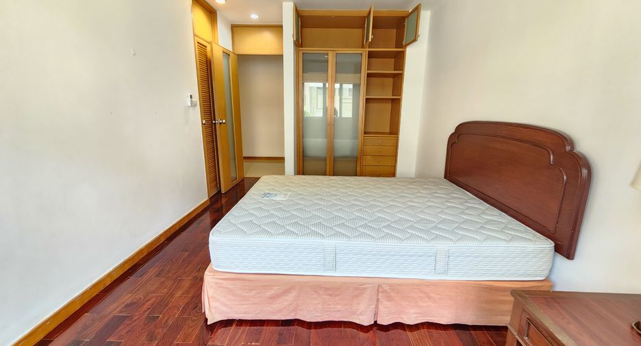 À louer 3 chambres condo à Sathon, Bangkok