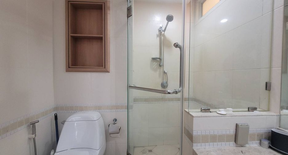 Condo en alquiler de 2 habitaciones en Khlong Toei, Bangkok