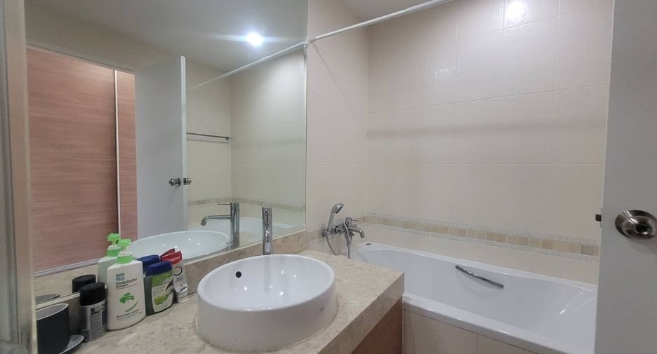 Condo en alquiler de 2 habitaciones en Khlong Toei, Bangkok