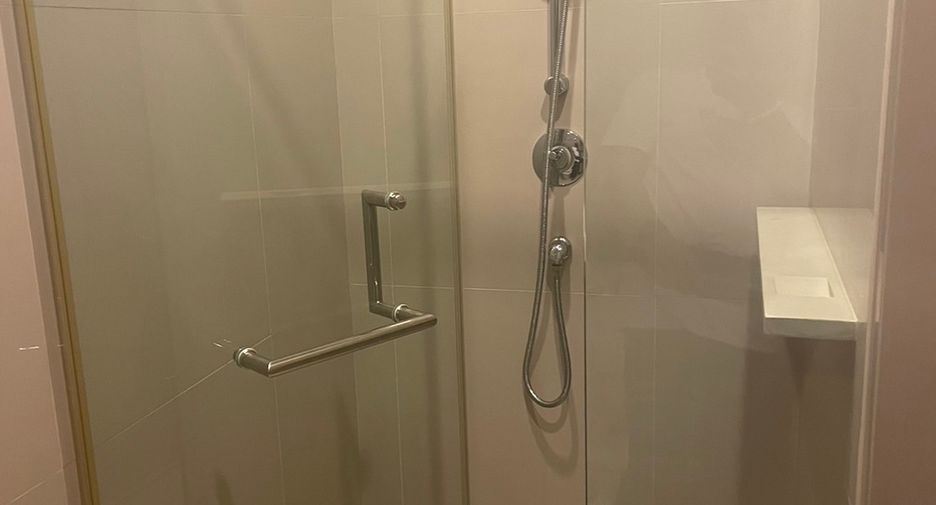 Wohnung zur Miete mit 2 Zimmer in Khlong Toei, Bangkok