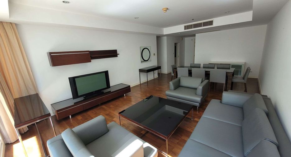 For rent 3 bedrooms condo in Khlong Toei, Bangkok