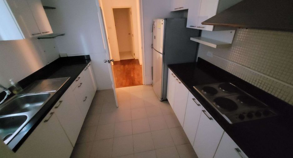 For rent 3 bedrooms condo in Khlong Toei, Bangkok