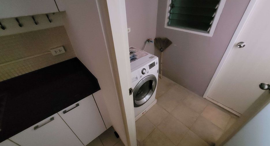 For rent 3 bedrooms condo in Khlong Toei, Bangkok