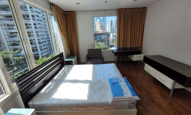 For rent 3 bedrooms condo in Khlong Toei, Bangkok