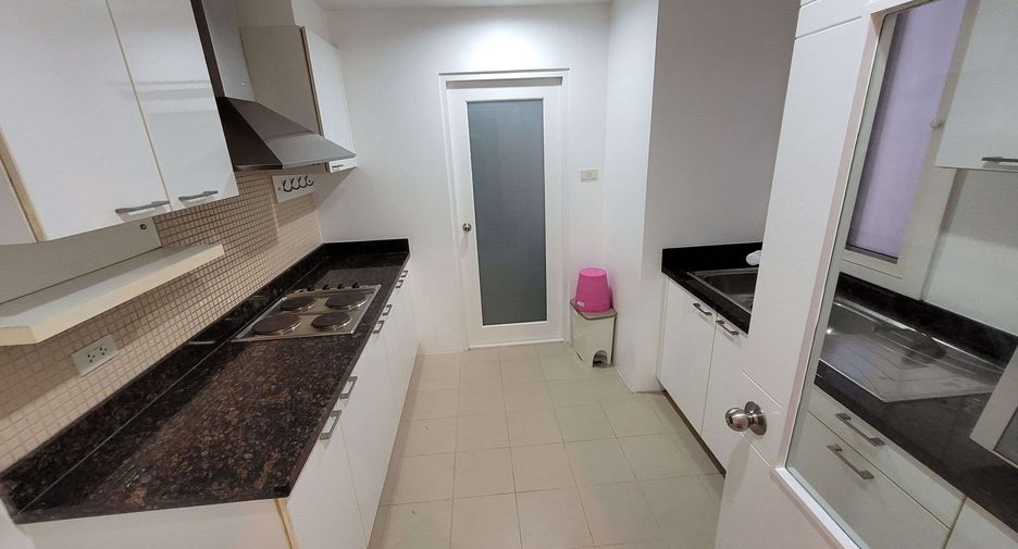 For rent 3 bedrooms condo in Khlong Toei, Bangkok