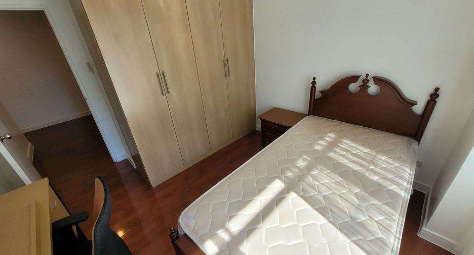 For rent 3 bedrooms condo in Khlong Toei, Bangkok