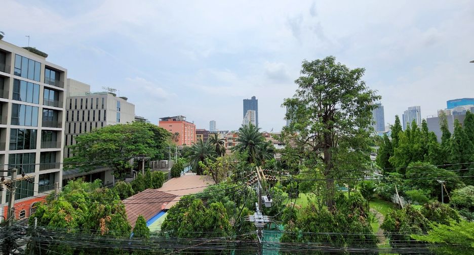 À louer 2 chambres condo à Watthana, Bangkok