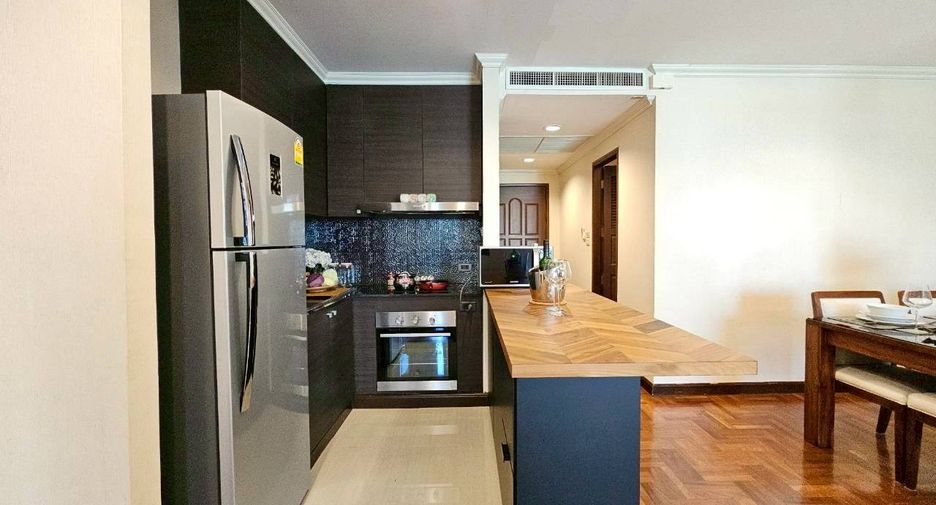 For rent 2 bedrooms condo in Pathum Wan, Bangkok