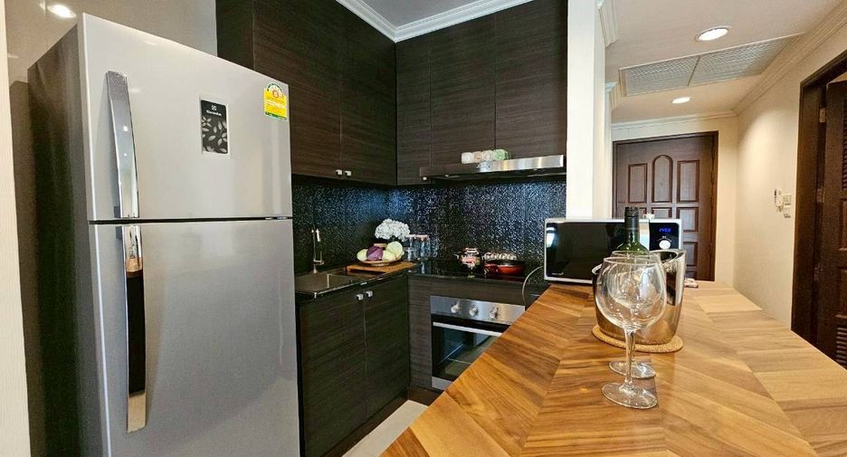 For rent 2 bedrooms condo in Pathum Wan, Bangkok