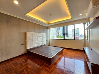 For rent 2 bedrooms condo in Pathum Wan, Bangkok