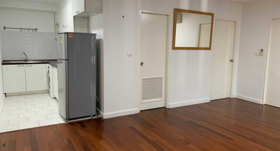 For rent 2 bedrooms condo in Watthana, Bangkok