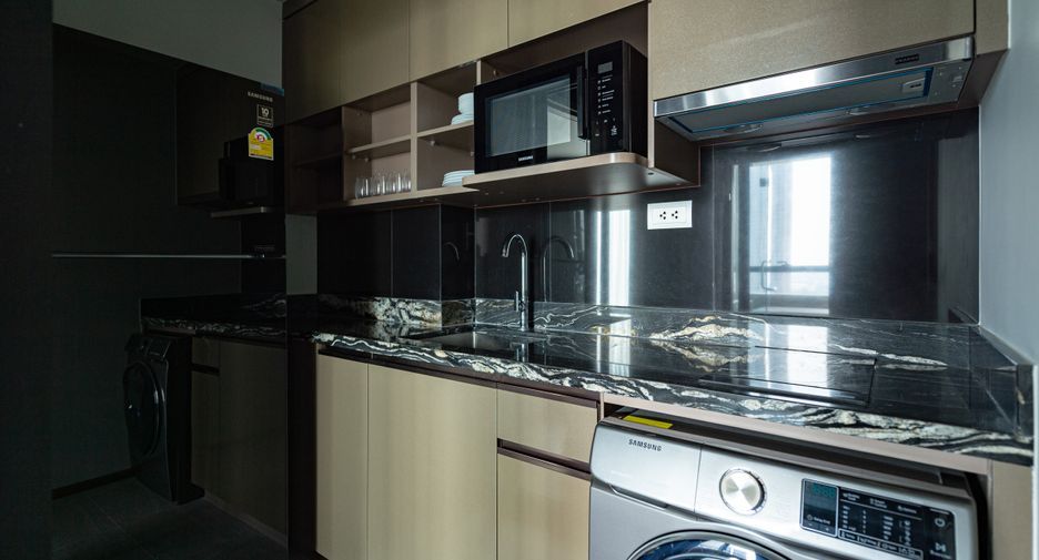 For rent 1 bed condo in Khlong Toei, Bangkok