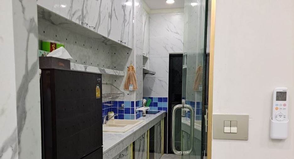 Condo en alquiler de 2 habitaciones en Khlong Toei, Bangkok