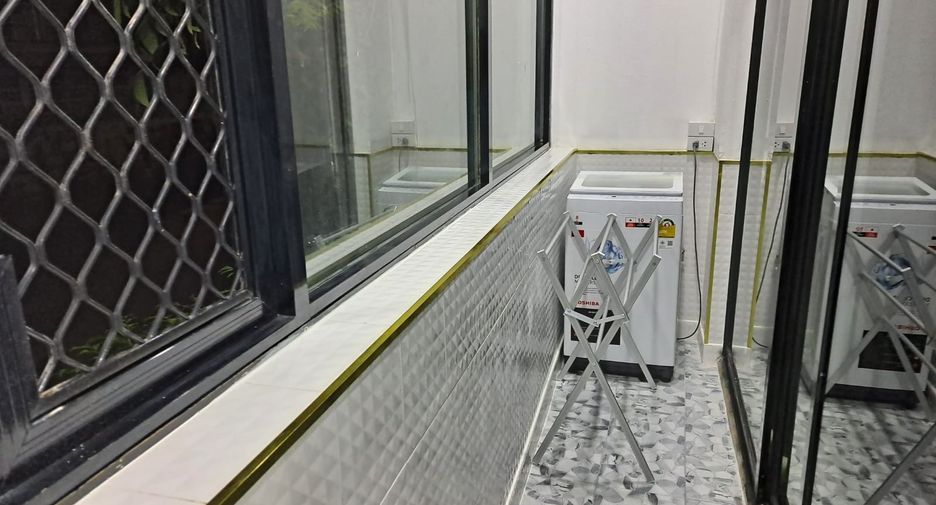 Condo en alquiler de 2 habitaciones en Khlong Toei, Bangkok
