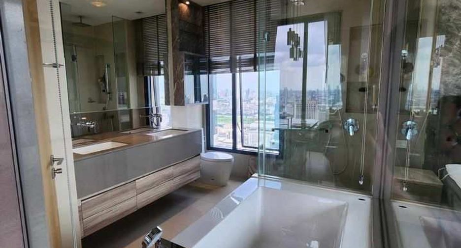 For rent 2 bedrooms condo in Watthana, Bangkok