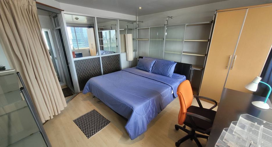 For rent 2 bedrooms condo in Khlong Toei, Bangkok