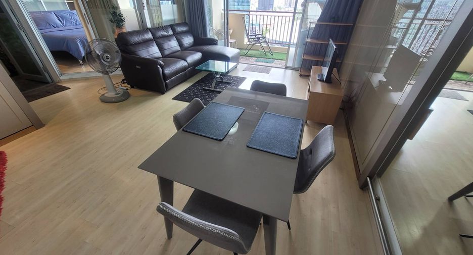For rent 2 bedrooms condo in Khlong Toei, Bangkok