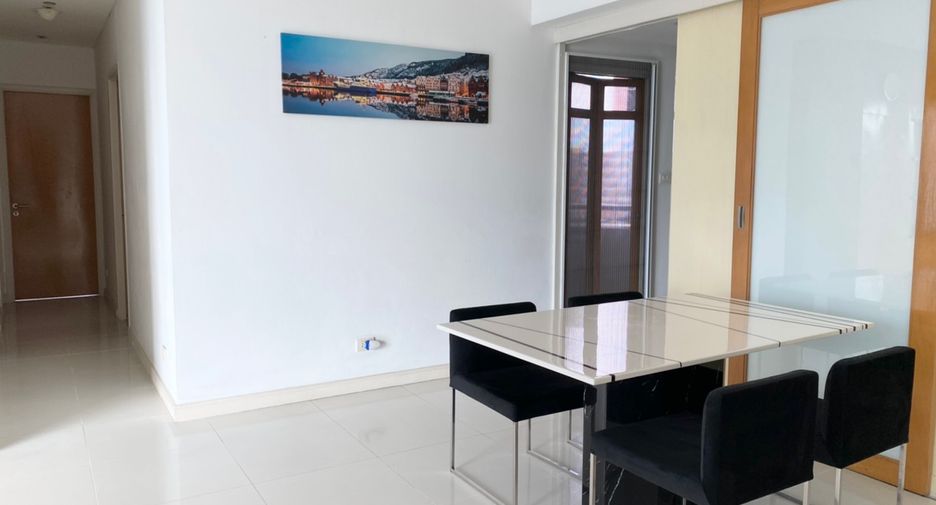 For rent 3 bedrooms condo in Khlong Toei, Bangkok