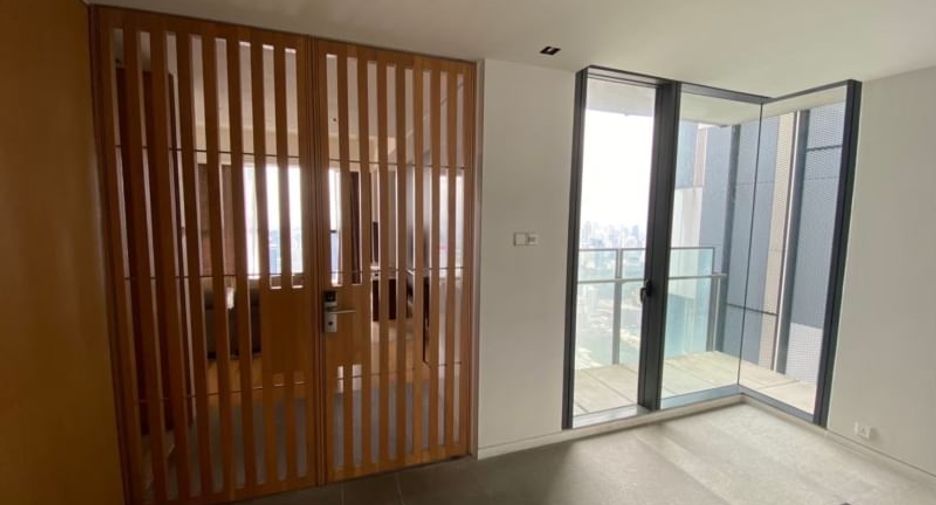 For rent 3 bedrooms condo in Sathon, Bangkok
