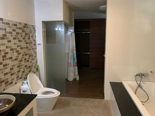 出租 2 卧室 独立屋 在 Khlong Toei, 曼谷