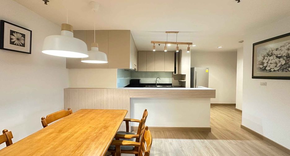 For rent 2 bedrooms condo in Khlong Toei, Bangkok