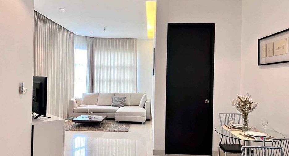 For rent 2 bedrooms condo in Khlong Toei, Bangkok