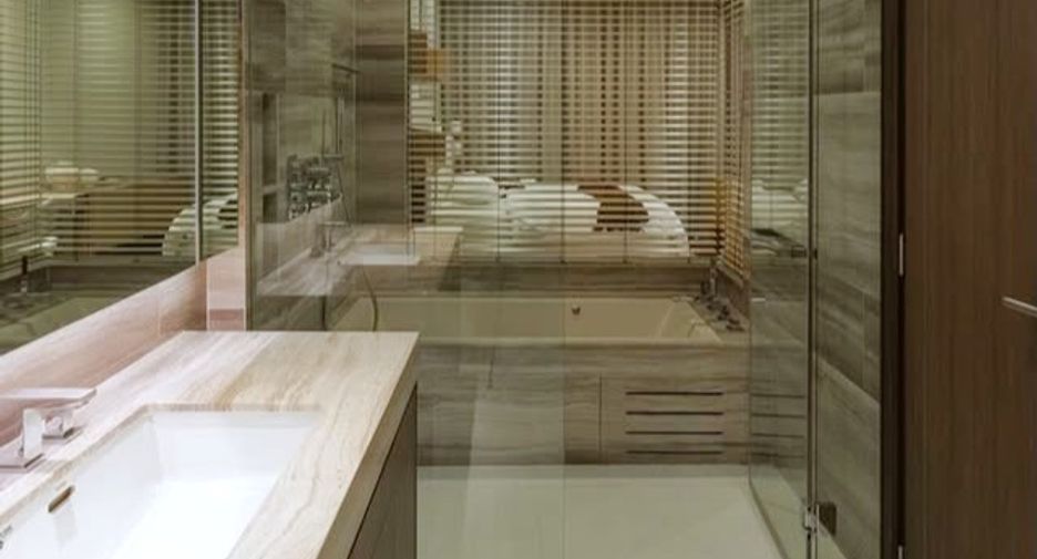 Condo en alquiler de 2 habitaciones en Khlong Toei, Bangkok