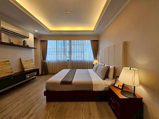 For rent 2 bedrooms condo in Pathum Wan, Bangkok