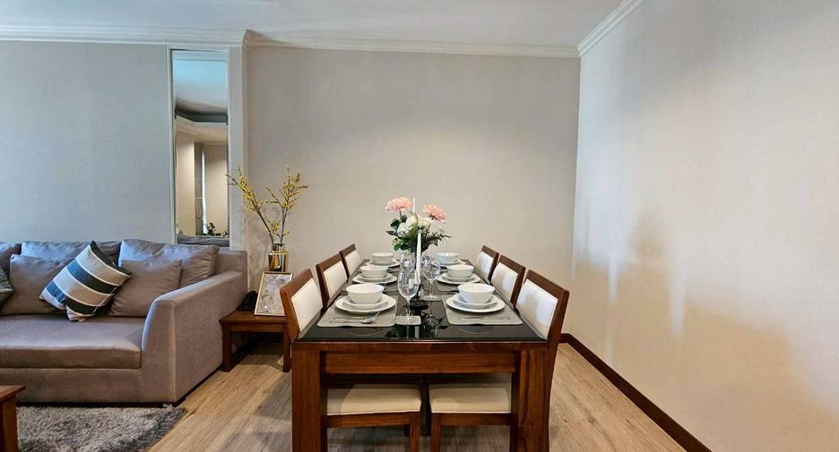 For rent 2 bedrooms condo in Pathum Wan, Bangkok