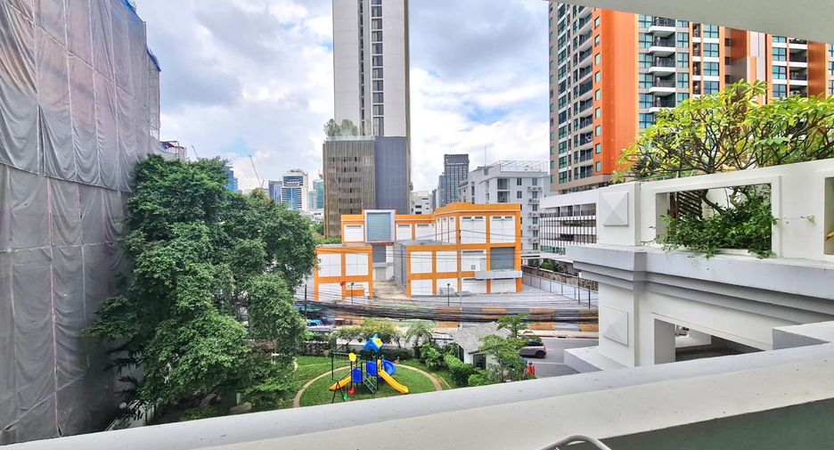 For rent 3 bedrooms condo in Watthana, Bangkok