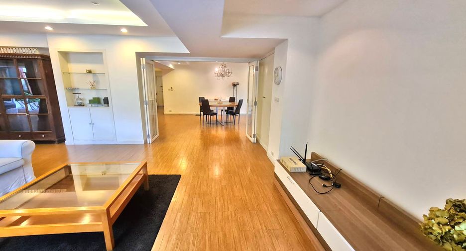 For rent 3 bedrooms condo in Watthana, Bangkok