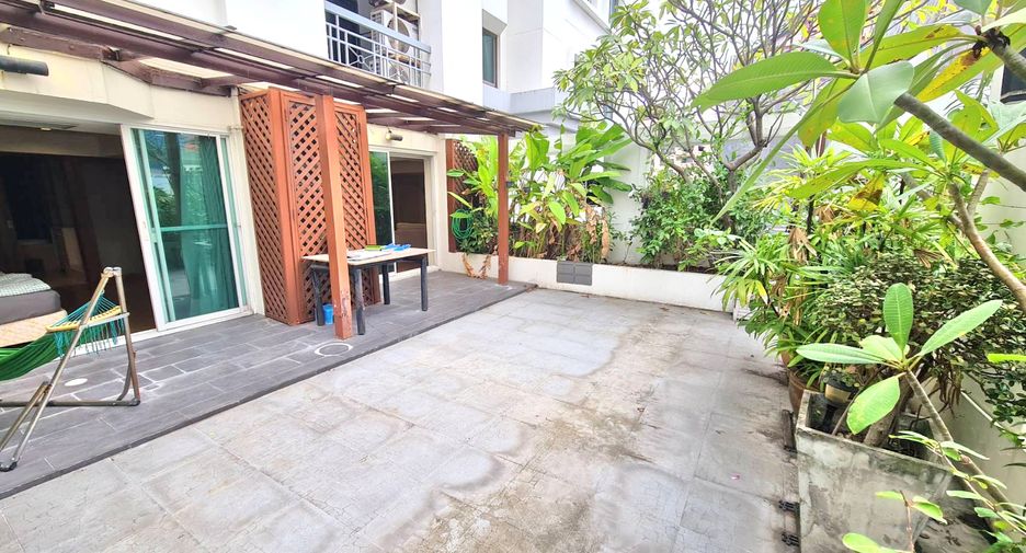 For rent 3 bedrooms condo in Watthana, Bangkok