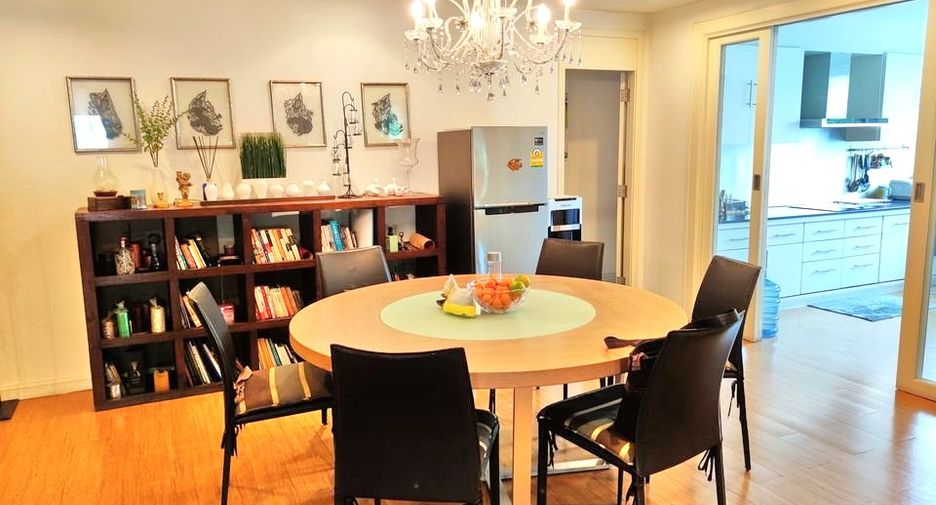 For rent 3 bedrooms condo in Watthana, Bangkok