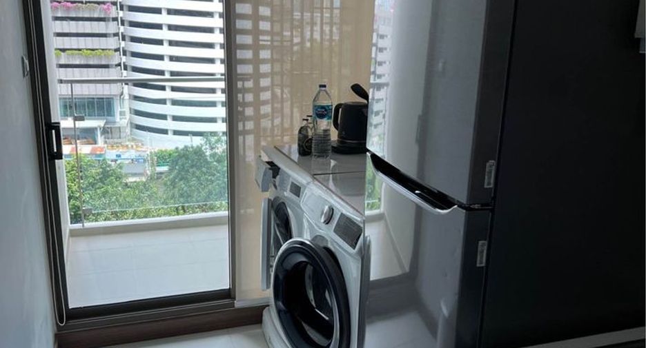 For rent 2 bedrooms condo in Watthana, Bangkok