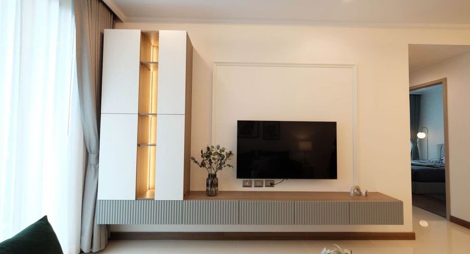 For rent 2 bedrooms condo in Watthana, Bangkok
