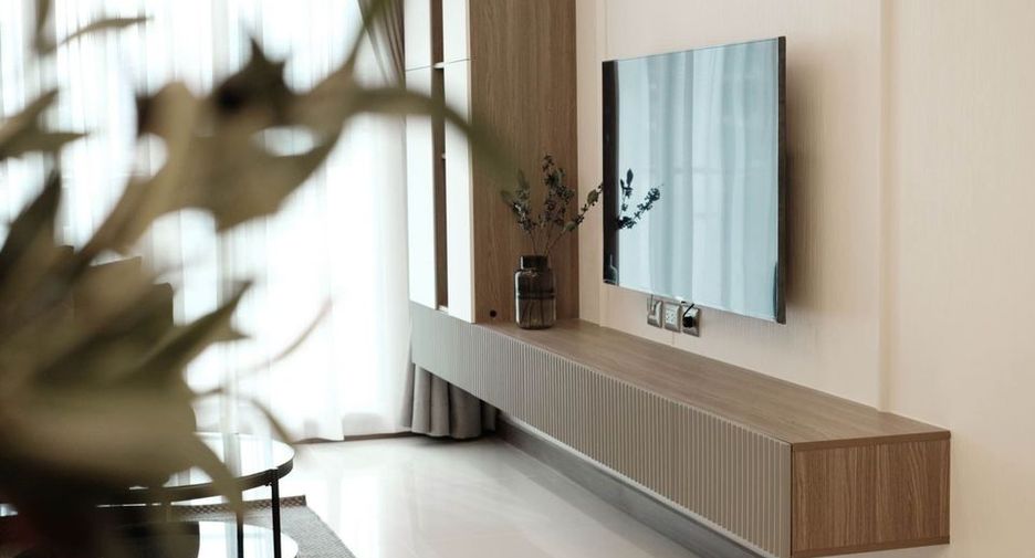 For rent 2 bedrooms condo in Watthana, Bangkok