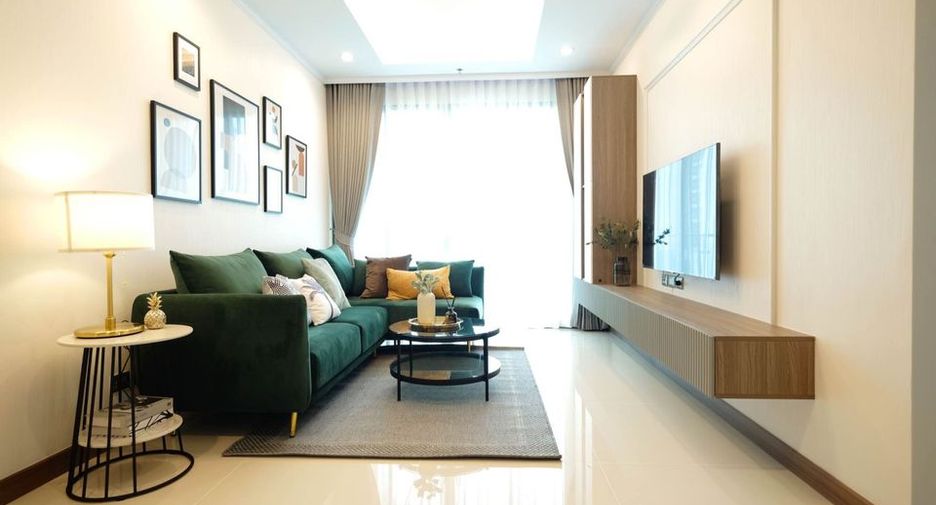 For rent 2 bedrooms condo in Watthana, Bangkok