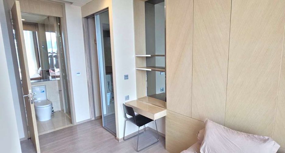 For rent 2 bedrooms condo in Watthana, Bangkok