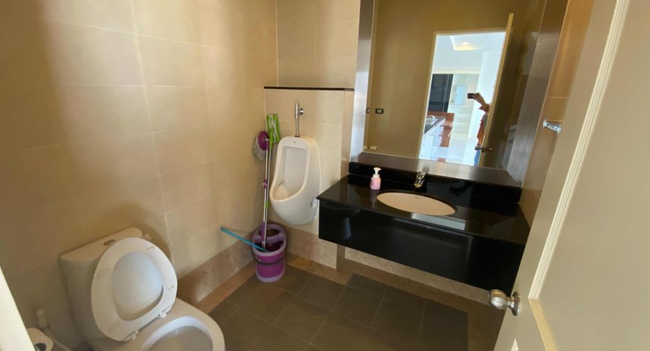 For rent and for sale 2 bedrooms condo in Watthana, Bangkok