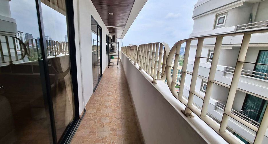 For rent and for sale 3 bedrooms condo in Watthana, Bangkok