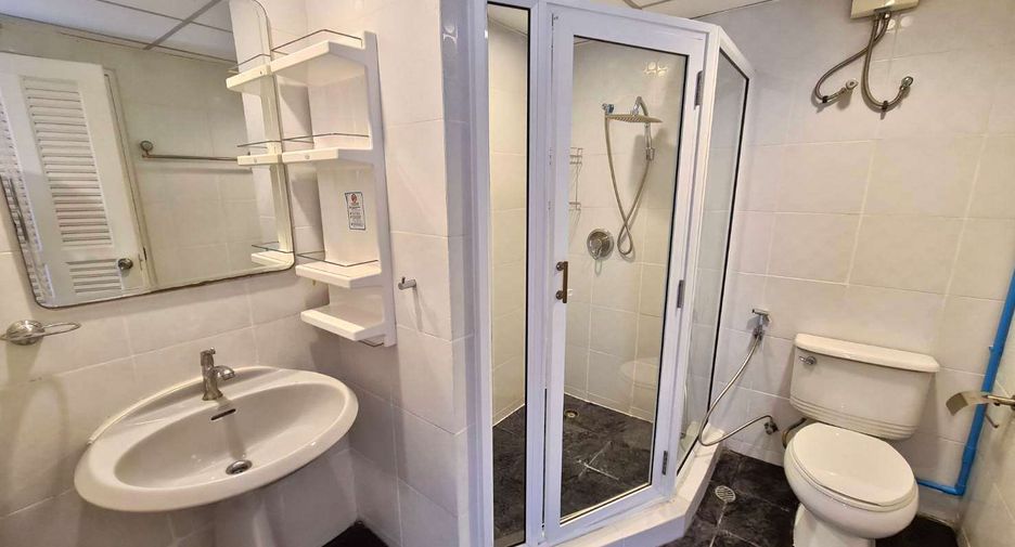 For rent and for sale 3 bedrooms condo in Watthana, Bangkok