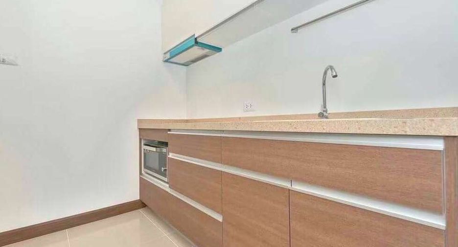 For rent 2 bedrooms condo in Sathon, Bangkok