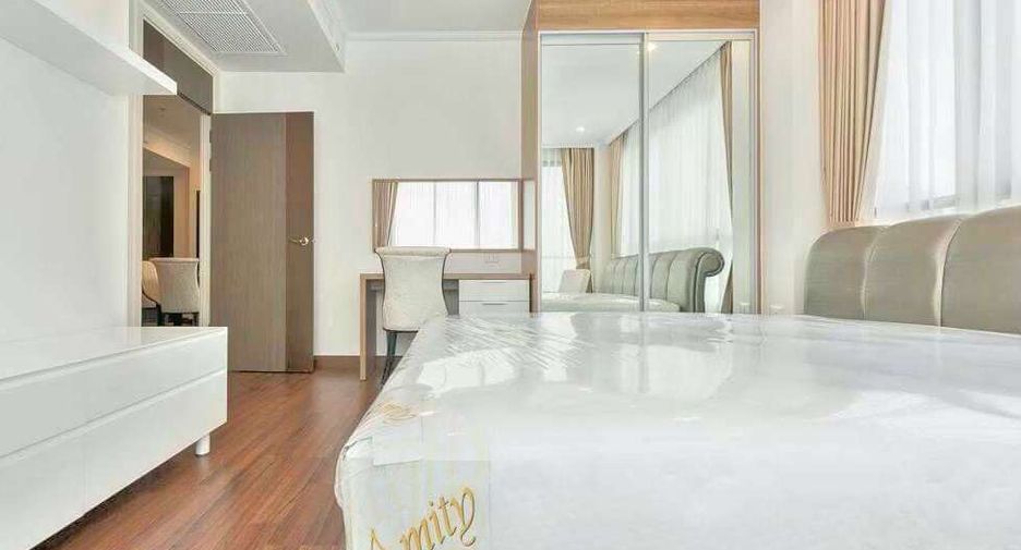 For rent 2 bedrooms condo in Sathon, Bangkok