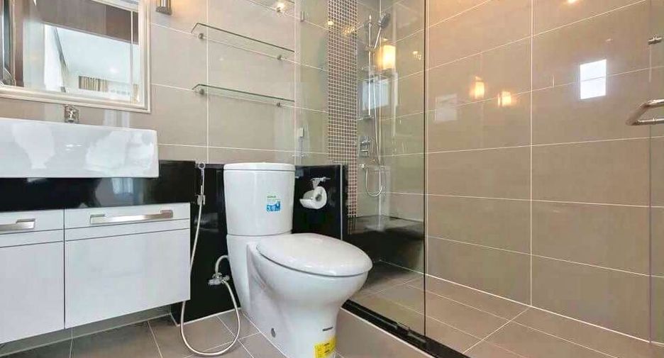For rent 2 bedrooms condo in Sathon, Bangkok