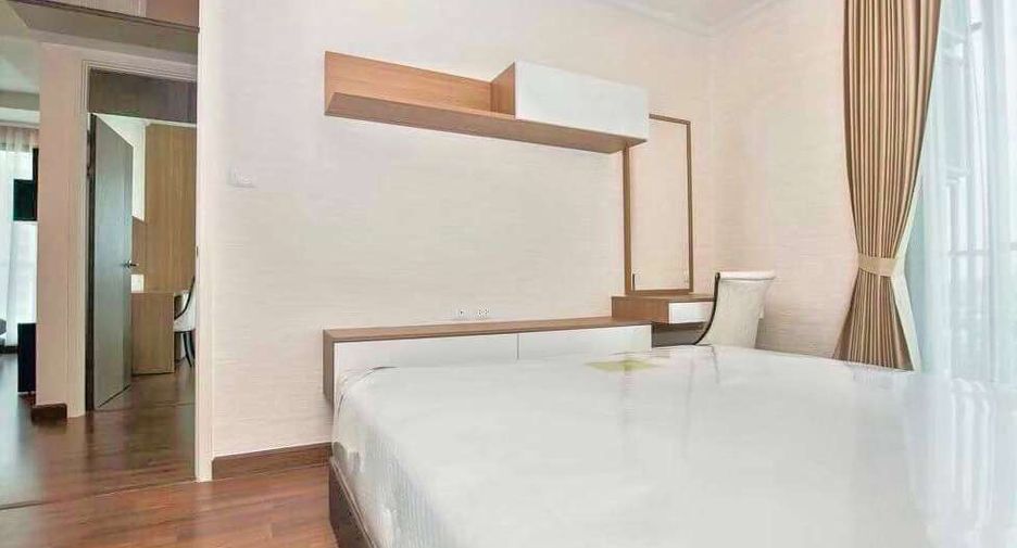 For rent 2 bedrooms condo in Sathon, Bangkok