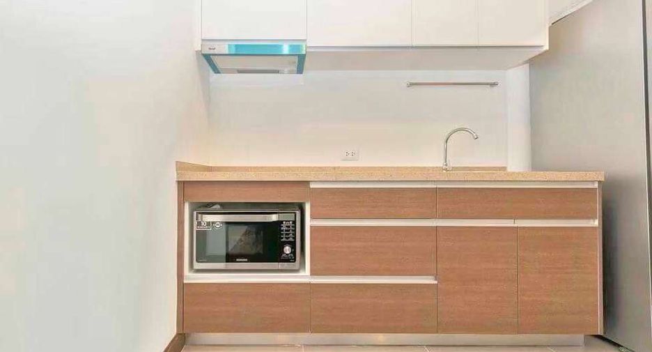 For rent 2 bedrooms condo in Sathon, Bangkok