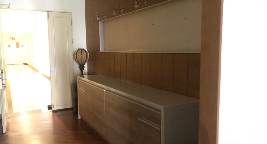 Wohnung zur Miete mit 2 Zimmer in Khlong Toei, Bangkok