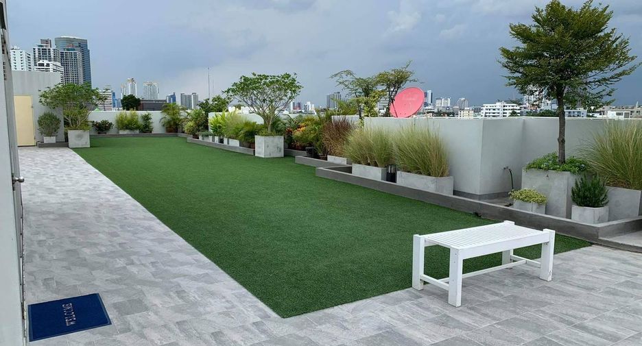 For rent 2 bedrooms condo in Watthana, Bangkok